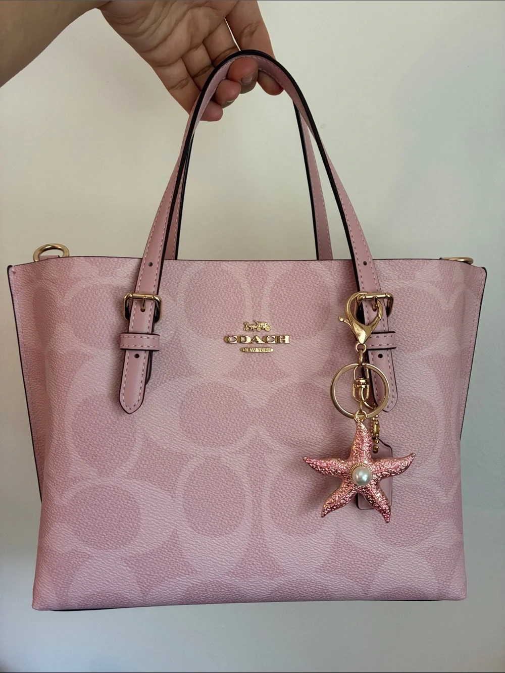 2/$20 🎀Pink Starfish Keychain with Pearl Accent